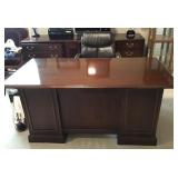 2-piece executive desk and desk chair