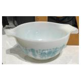 Pyrex Amish Butterprint Cinderella mixing bowl