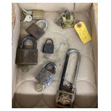 6 padlocks and door lock