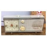 Vintage Zenith clock radio