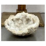 Quartz geode