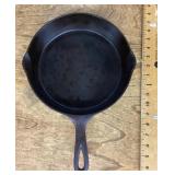 Cast iron skillet