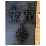 3 casgt iron trivets