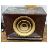 RCA Victor tube radio