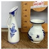 2 blue and white Delft Holland vases