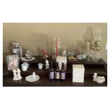 Home decor items on top of piano