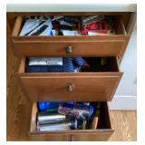 Contents of 3 kitchen drawers