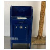 Tin mailbox coin bank