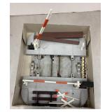 Model railroad crossing gate