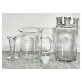 4 pieces of laboratory glass