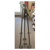 Metal floor easel