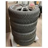 4 Michelin tires 215/45R17