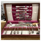 Partial set Rogerï¿½s sterling flatware in box