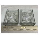 2 glass trays
