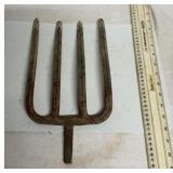 Pitch fork head