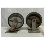 2 large casters