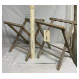 2 folding luggage stands (no straps)