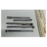 5 Tire pressure gauges