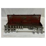 Bonney USA 18 sockets, 5 extensions and box