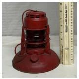 Red Dietz No.4 oil lantern