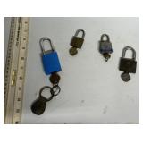 4 padlocks with keys