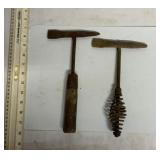 2 chipping hammers