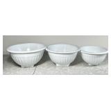 Set of 3 Anchor Hocking Vitrock nesting bowls