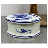 Delft Holland porcelain trinket box