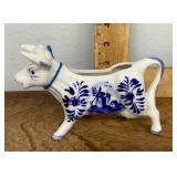 Delft blue cow creamer