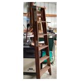 6' wooden ladder