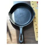 6-1/2' No 3 cast iron skillet