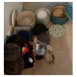 Hats and hat boxes, menï¿½s hats, winter clothes