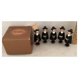 5 carolers set