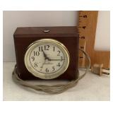Seth Thomas electric alarm clock with wood case