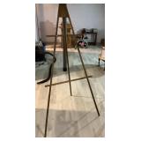 70' Wooden floor easel