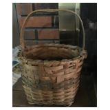 Split oak basket with clothes pins