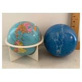 Mini world and celestial table globe set