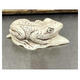 Frog netsuke