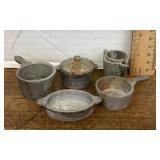 Dollhouse toy pots and pans