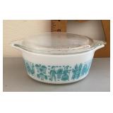 Pyrex Amish Butterprint 1-1/2 pt. casserole