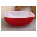 Red Pyrex 1-1/2 qt. bowl