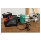 Strapping machine with battery and charger