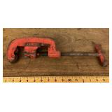 Pipe cutter