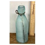 Blob top soda bottle