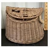 Woven wicker fishing creel