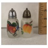 Anchor Hocking salt & pepper set "Gay Fad" design