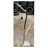 Magnifying floor lamp