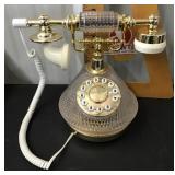 Push button French-style telephone