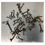 Lot of antique barrel keys
