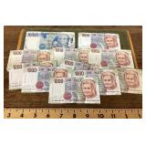 Group of Italian bank notes